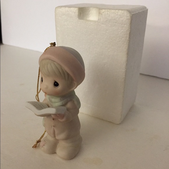 Precious Moments Ornament “O Come All Ye Faithful” - Picture 2 of 7